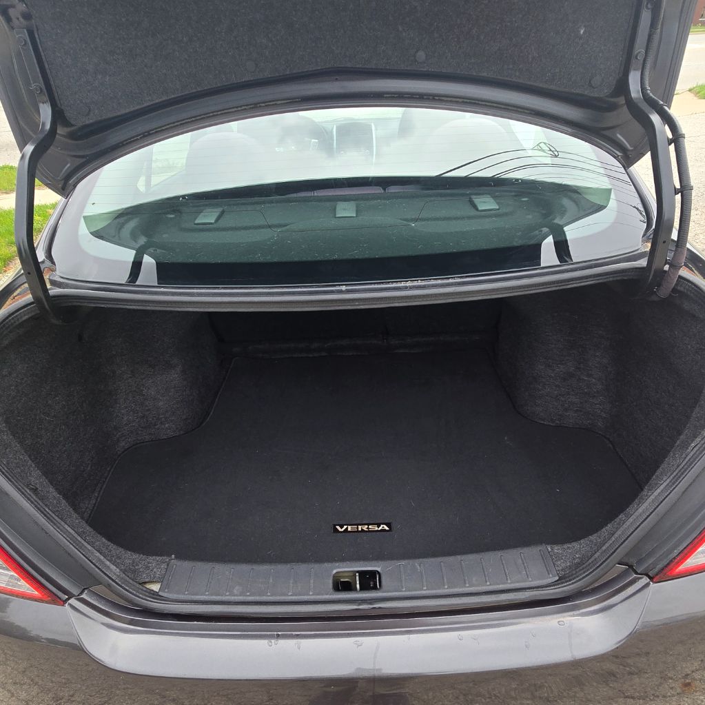 2015 Nissan Versa Sedan SV - Photo 11